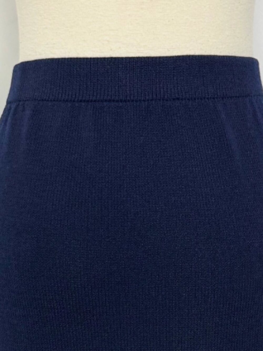 St. John Collection Santana Knit Navy Pencil Skirt Medium M NWOT - Picture 9 of 12
